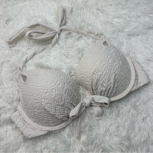 Victoria’s Secret • White bombshell bikini top • 34C - Picture 2 of 8
